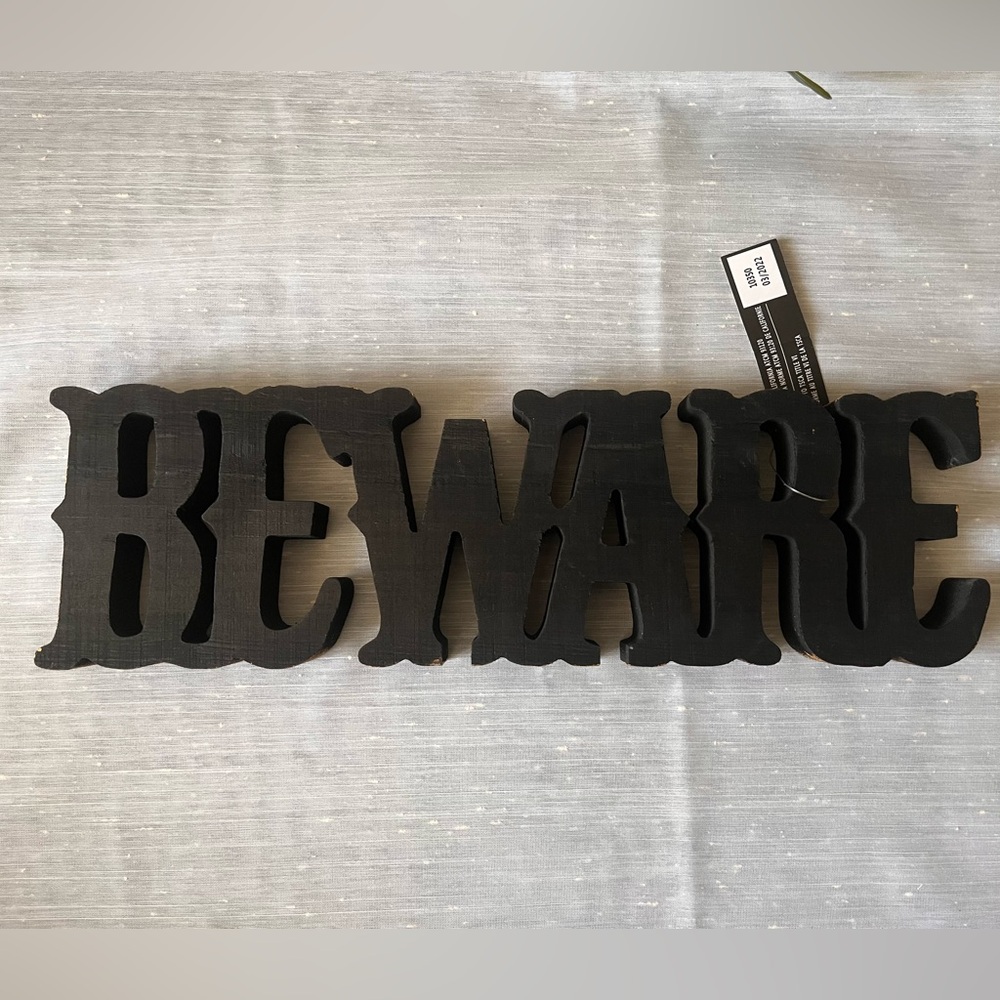 Black Wooden 'BEWARE' Sign Spooky Halloween Decoration Decor 🕸️🕷️